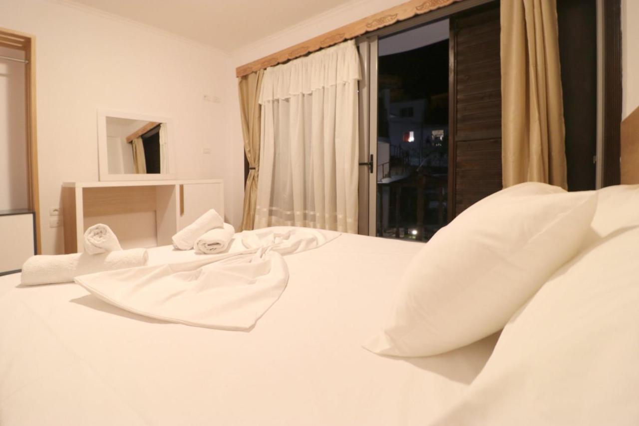 Vila Mateus Himare Exterior foto