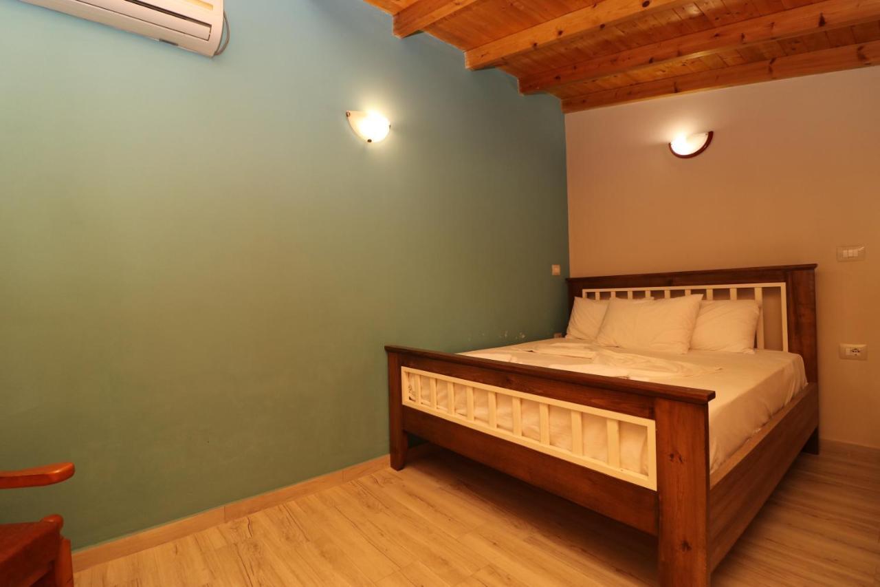 Vila Mateus Himare Exterior foto