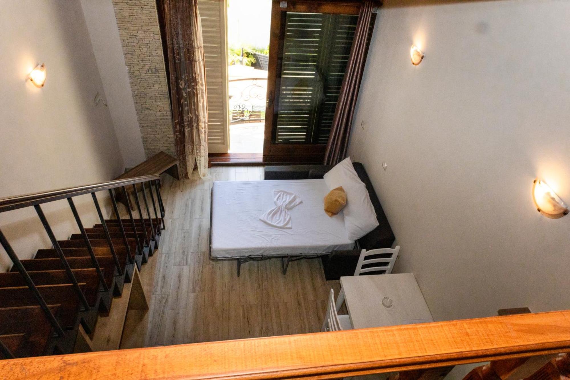 Vila Mateus Himare Exterior foto