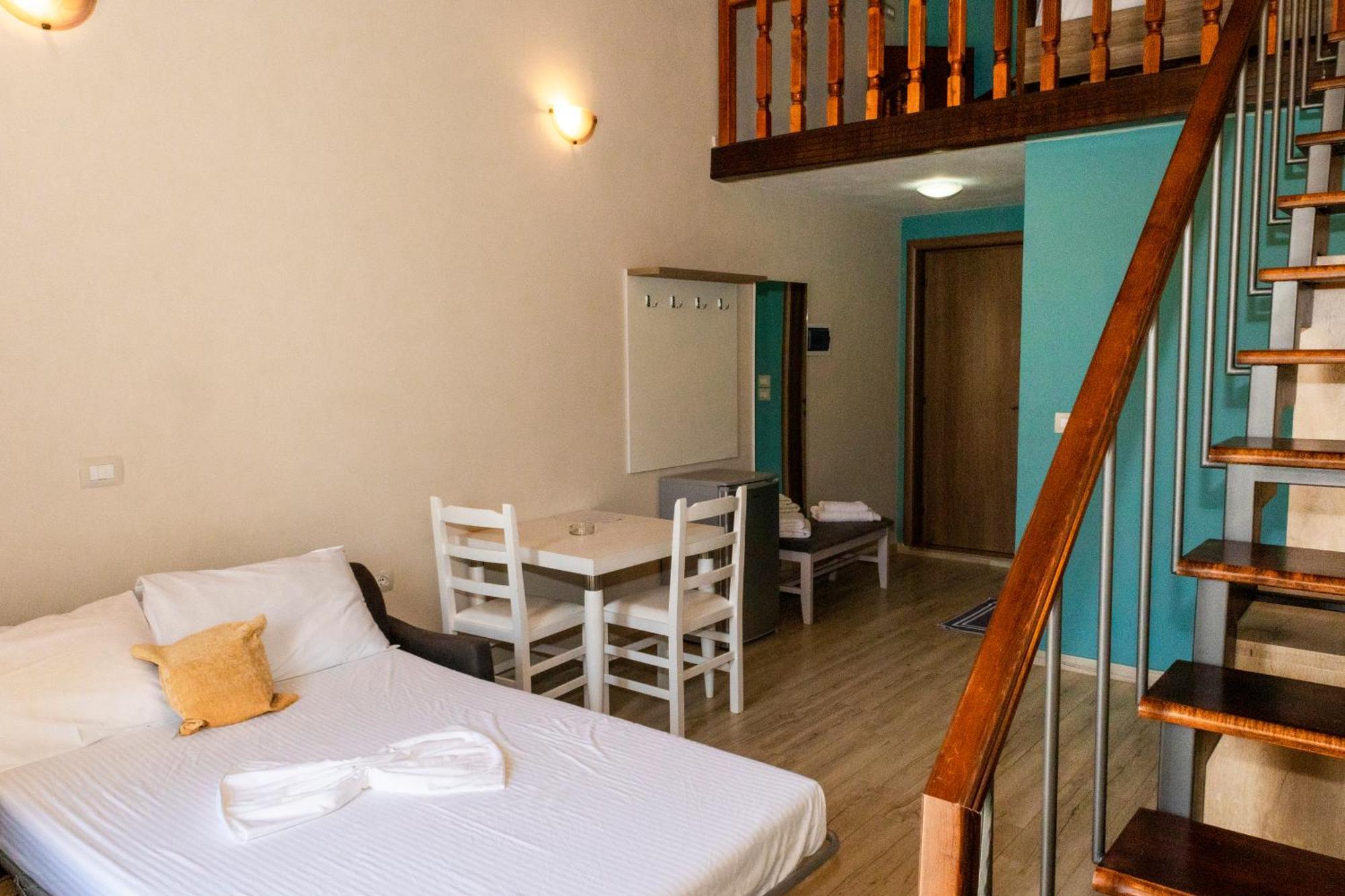 Vila Mateus Himare Exterior foto