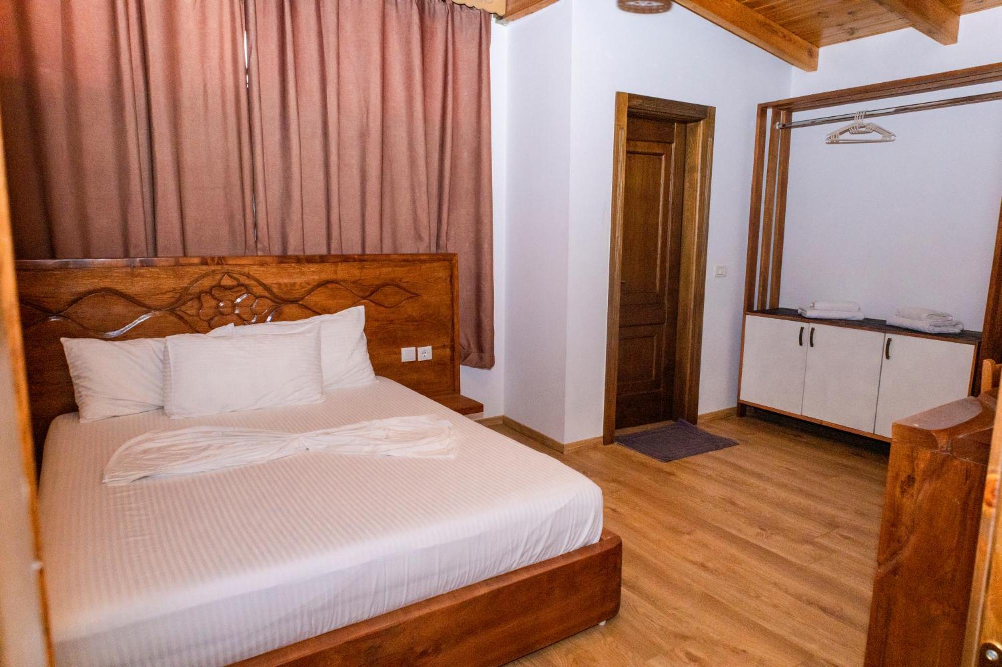 Vila Mateus Himare Exterior foto